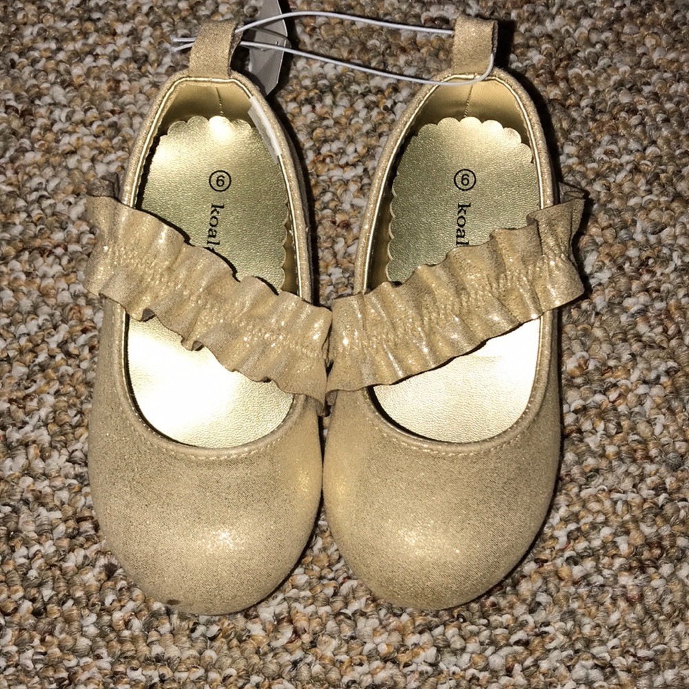 Gold toddler ballerina flats size 6